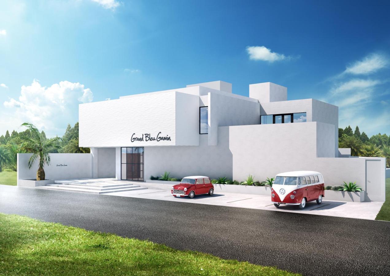 Grand Bleu Gamin Hotel Miyakojima  Exterior photo